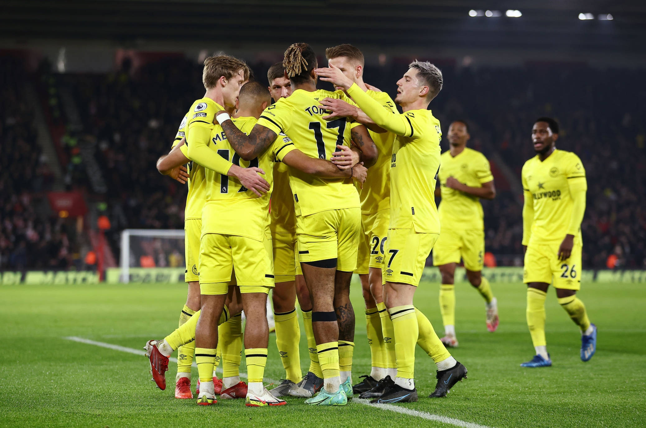 榮譽讓他站 榮譽讓他站